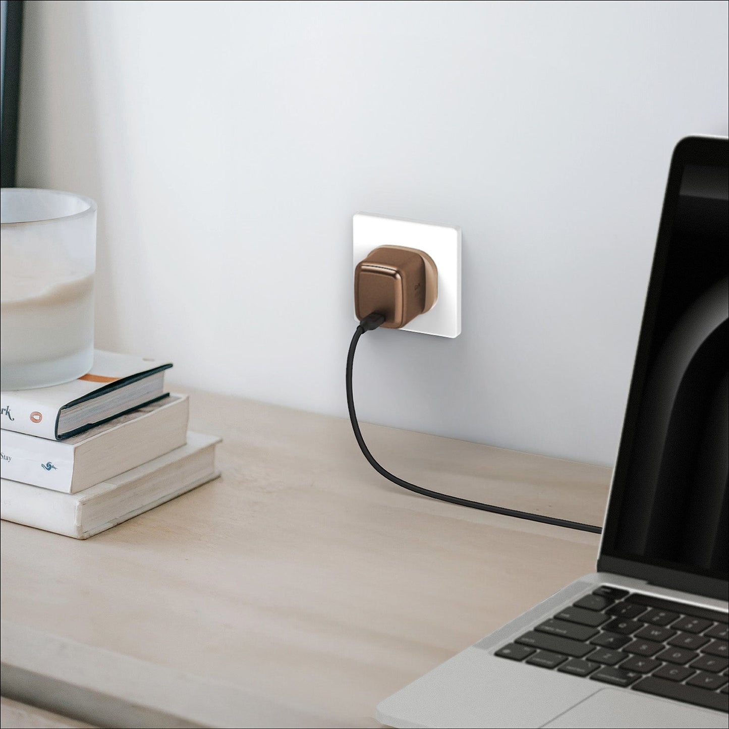 1-Charge 1 連接埠 65W 充電器