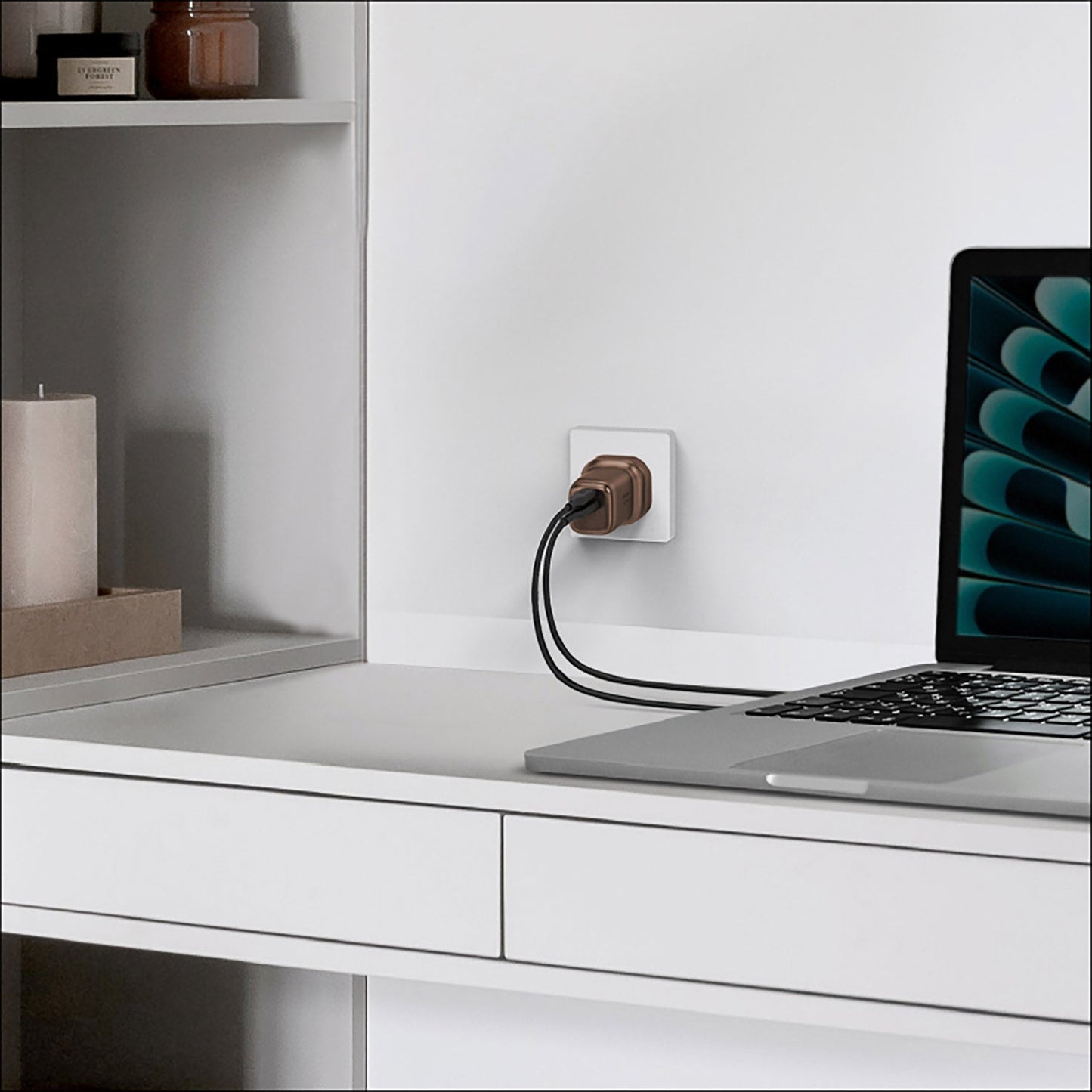 1 -Charge 2 連接埠 30W 充電器