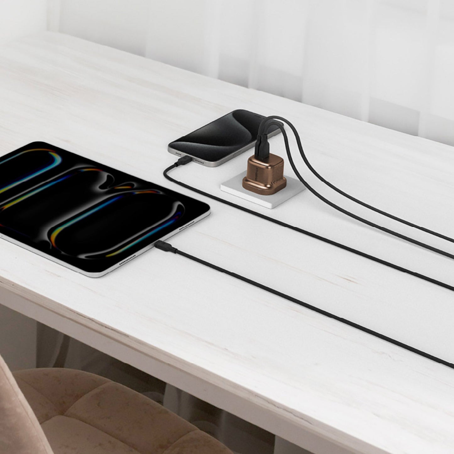 1 -Charge 2 連接埠 30W 充電器
